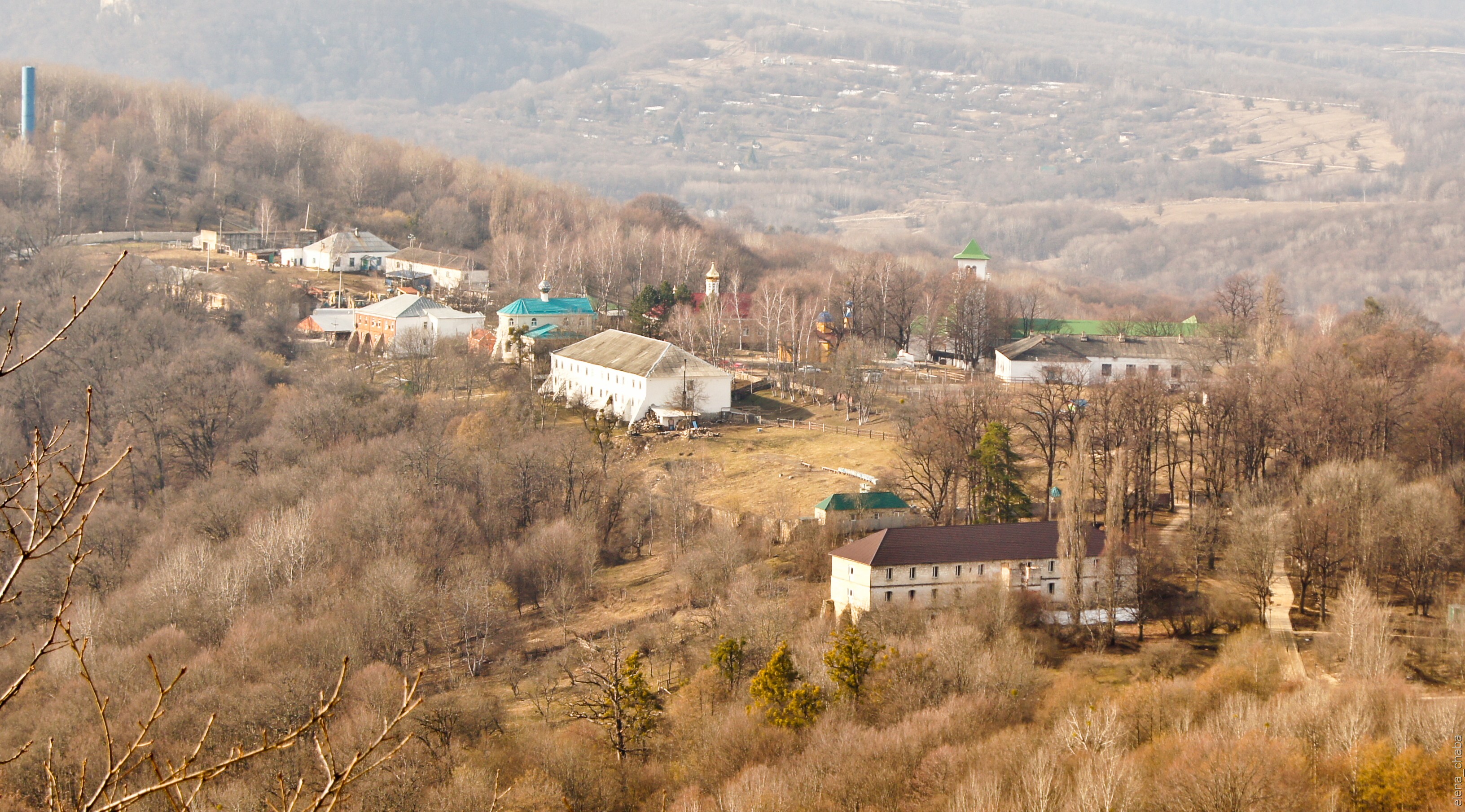 Монастырь в поселке Победа (Михайло-Афонская Закубанская пустынь). Гора  Физиабго. Святой источник. Адыгея.